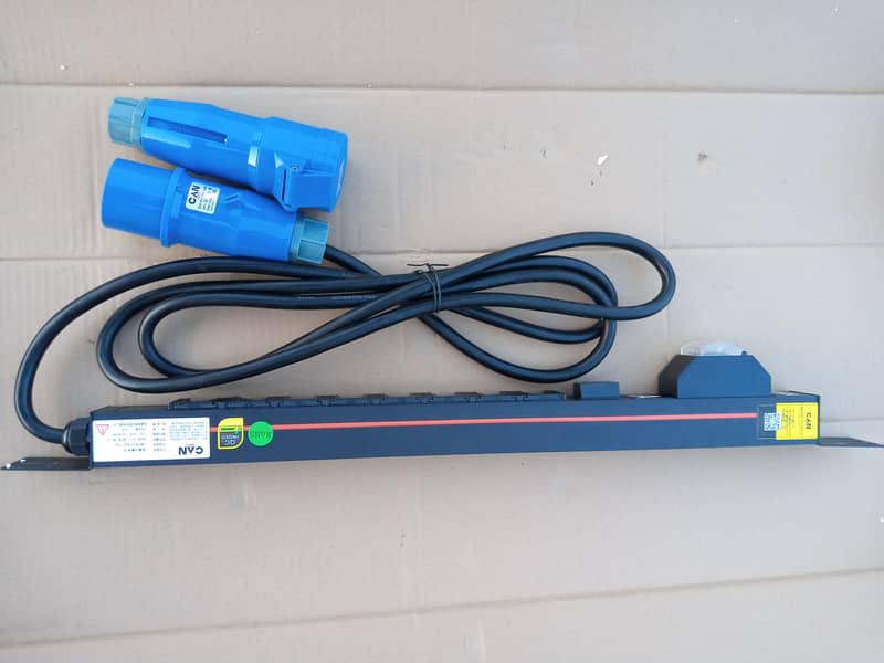 PDU, 8 Ports, C13, 32A, 8000W 4