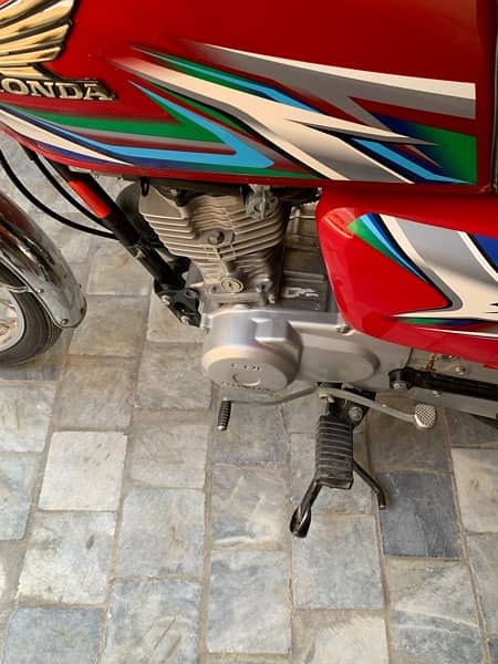 Honda 125 bike for sell in excellent condition 2