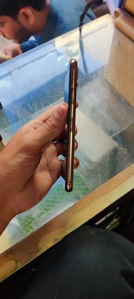 iPhone Xs 64 GB PTA approved with box condition 10/10 5