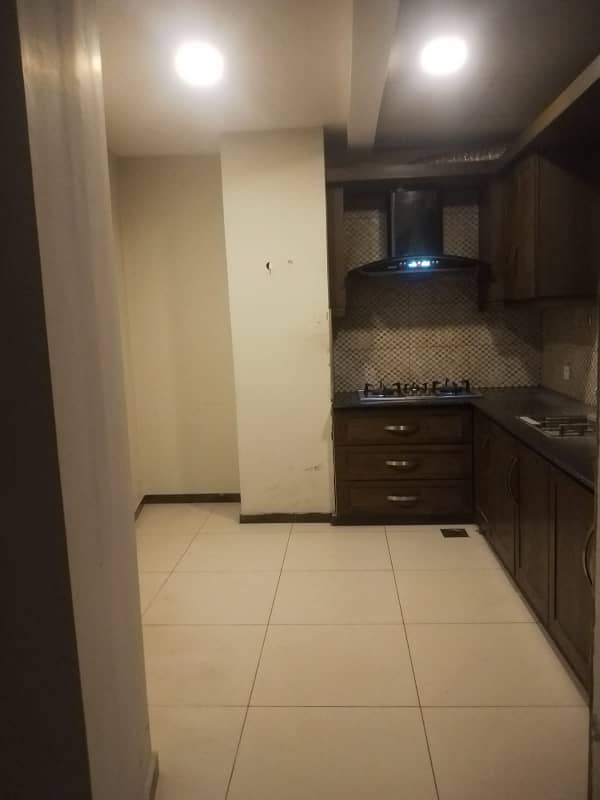 3 Bed Corner Luxury Apartment Available For Rent In Pine Heights D-17 Islamabad 8