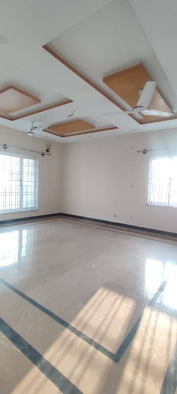 A Well Designed Upper Portion Is Up For Rent In An Ideal Location In D-17 1