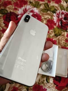 Apple iphone x 64 GB momery full Box Pta Approved 03193220625