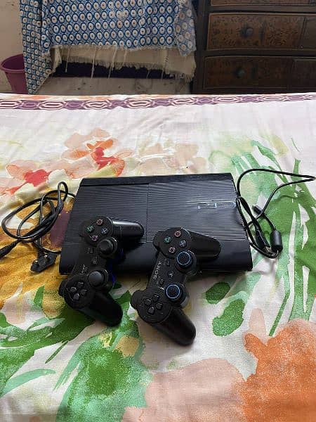 PS3 SUPER SLIM FOR URGENT SALE (FREE CONTROLLER AND SKIN) 1