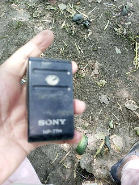 Sony HandyCam Video Camera & photo Camera 19