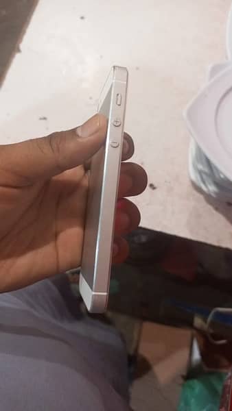 iphone 5s non pta 32gb memory touch id working condition 9/10 3