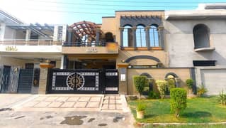 A House Of 10 Marla In Lahore 0