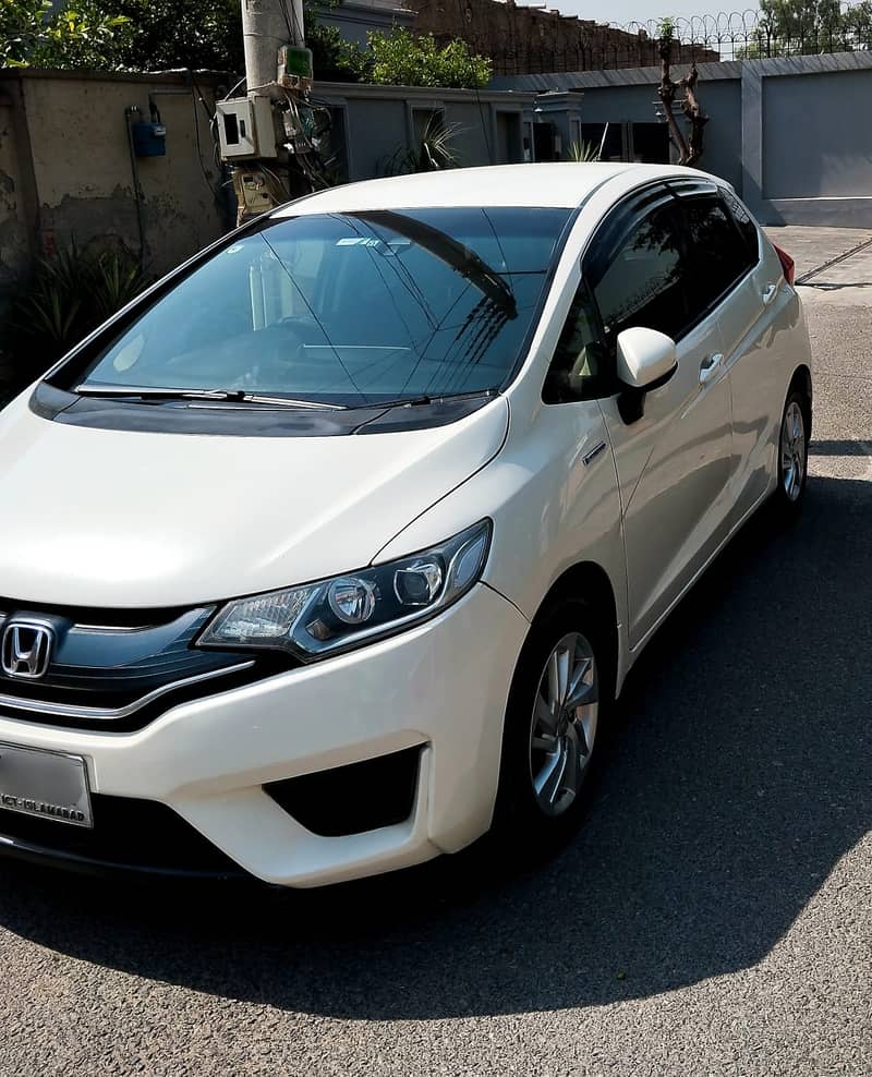 Honda Fit 1.5 Hybrid 2014 1