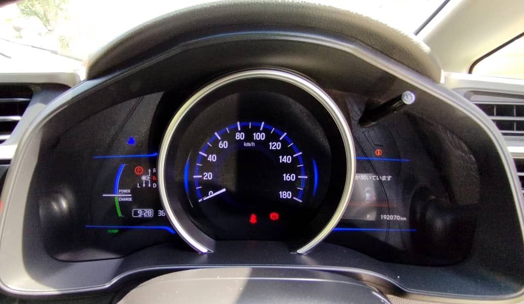 Honda Fit 1.5 Hybrid 2014 8