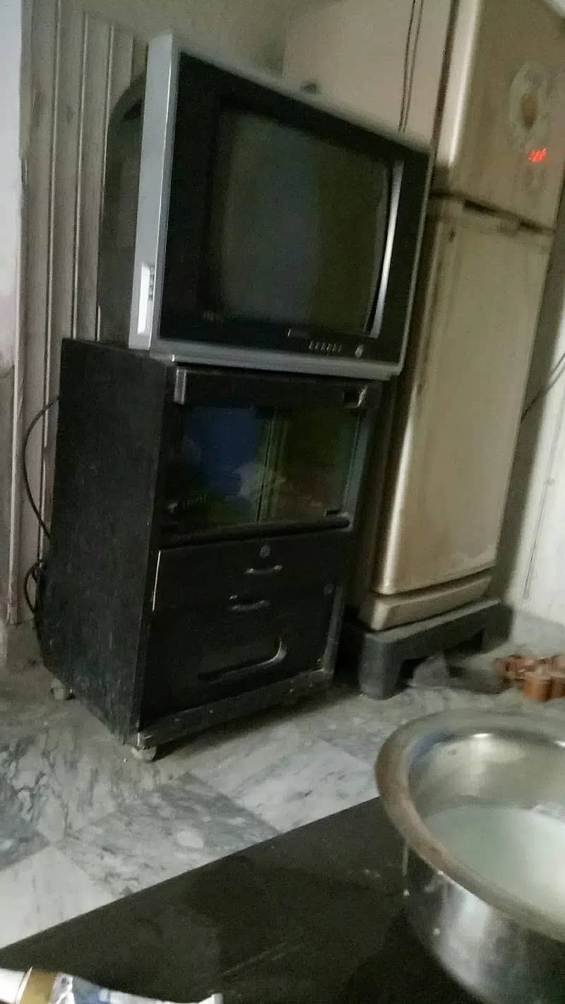 Nobel TV 21 inch with trawly 10,000 2