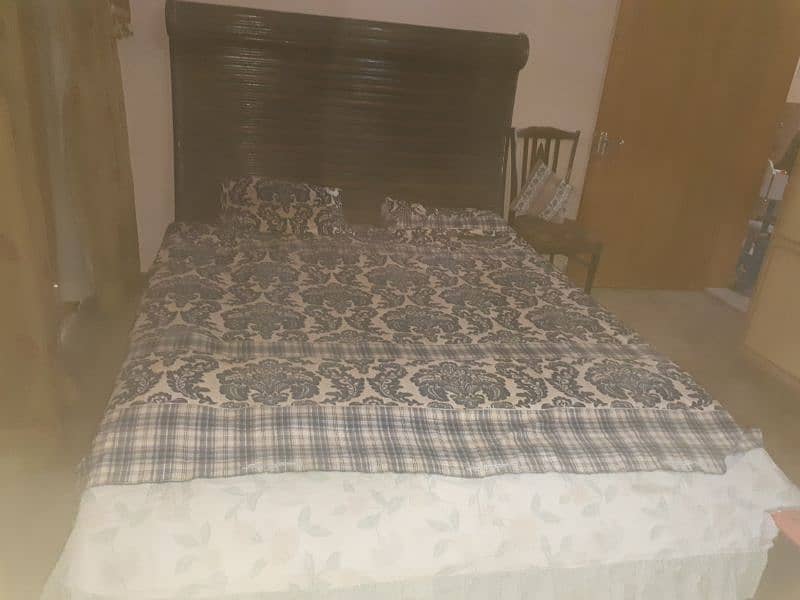 bed without matress with dressing table 2
