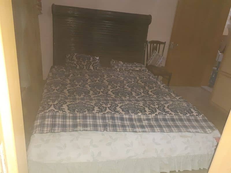 bed without matress with dressing table 4