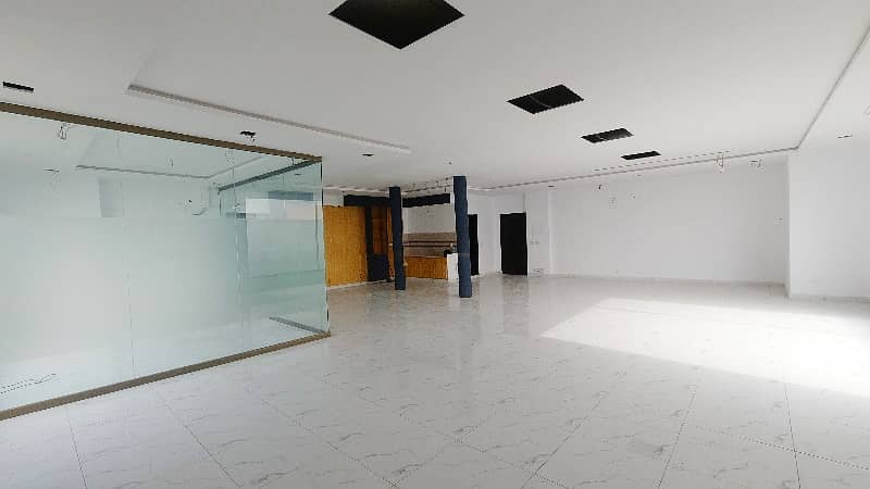 1945 sqft office is available for rent in AlHafeez Executive, Ali Zaib Road 9