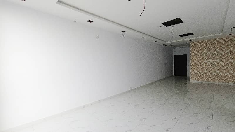 1945 sqft office is available for rent in AlHafeez Executive, Ali Zaib Road 14