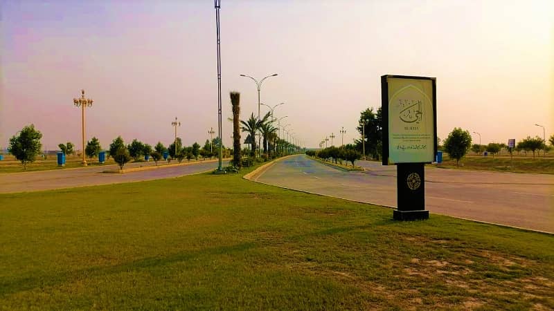 10 MARLA RESIDENTIAL PLOT FOR SALE POSSESSION UTILITY CHARGES PAID MB PAID LDA APPROVED IN G-6 BLOCK PHASE 4 BAHRIA ORCHARD LAHORE 5