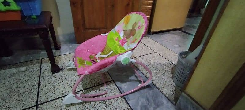 baby bouncer in perfect condition 1