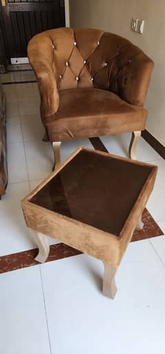 Coffee Chairs / Bedroom Chairs / Table