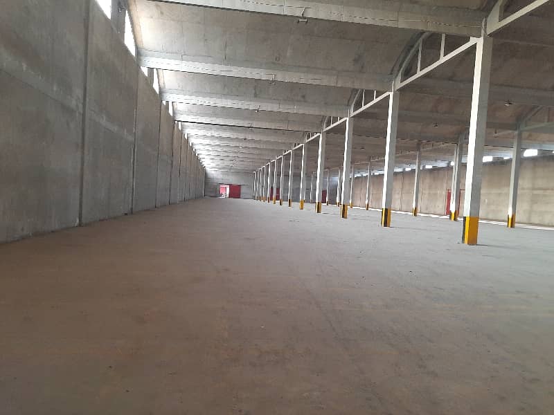 One Hundred Thousand Sq Feet Warehouse Vacant For Rent 1