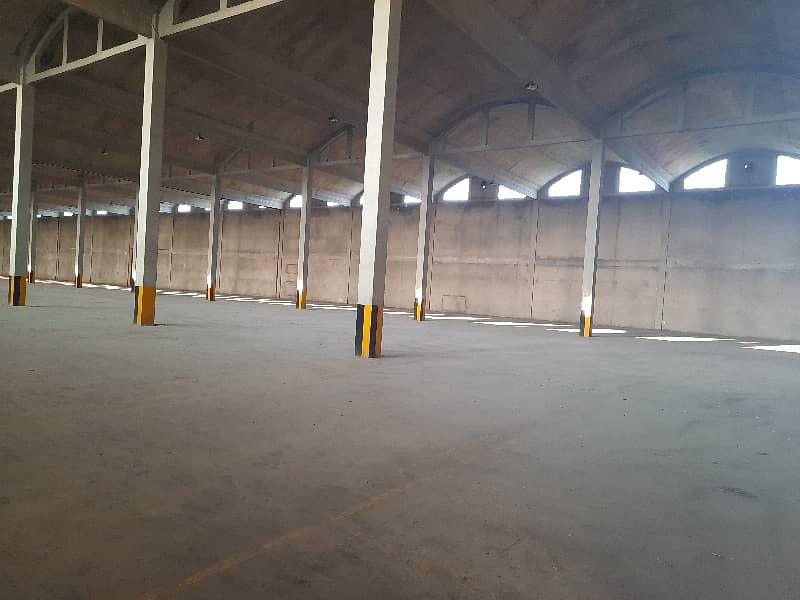 One Hundred Thousand Sq Feet Warehouse Vacant For Rent 12