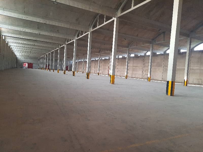 One Hundred Thousand Sq Feet Warehouse Vacant For Rent 13