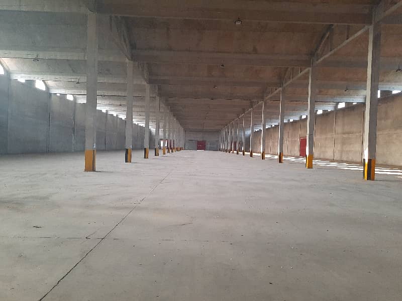 One Hundred Thousand Sq Feet Warehouse Vacant For Rent 17