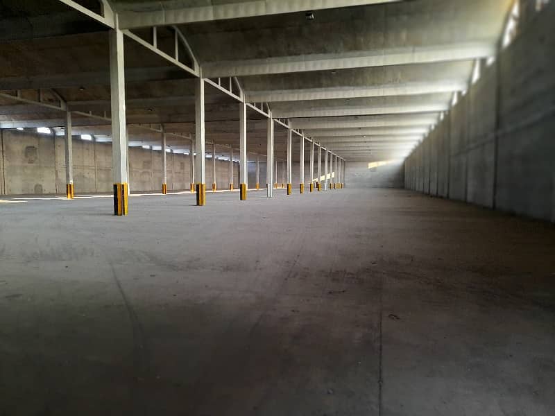 One Hundred Thousand Sq Feet Warehouse Vacant For Rent 21