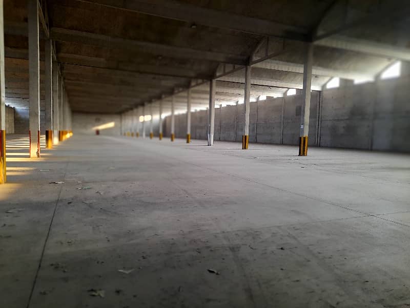 One Hundred Thousand Sq Feet Warehouse Vacant For Rent 30