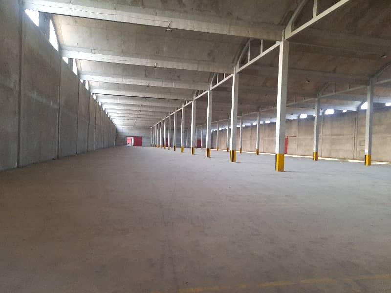 One Hundred Thousand Sq Feet Warehouse Vacant For Rent 35