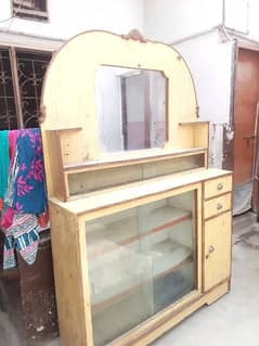 Showcase with good condition