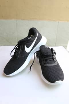 Nike(Italy)  Model No:DJ6258-003 (US-10)(UK-9)