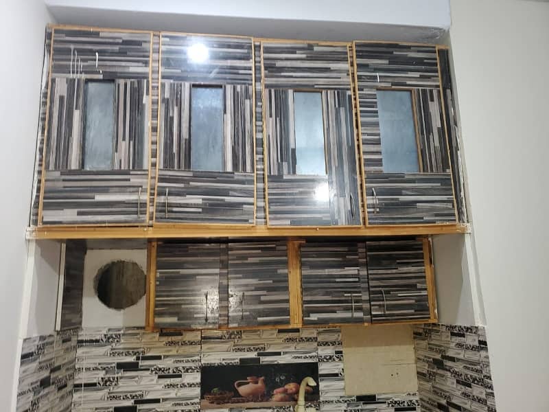 Spacious 550 Square Feet Flat Available For sale In Korangi - Sector 31-A 8