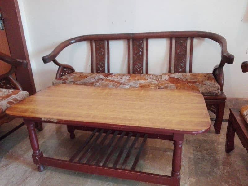 5 Seater Solid Wood Soofa Set with 1 centre table, 2 side tables. 2