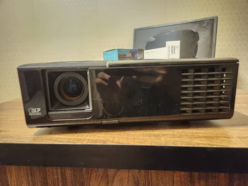 Used & New Projectors 8