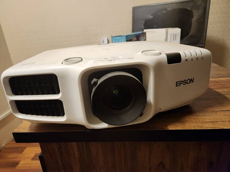 Used & New Projectors 9