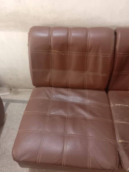 5 sofa set use form hair saloon and good condition 1