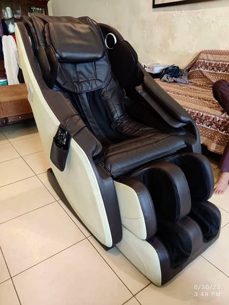 JC Buckman Massage chair 1