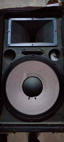 JBL SRX-715 600watts speaker for sale 4