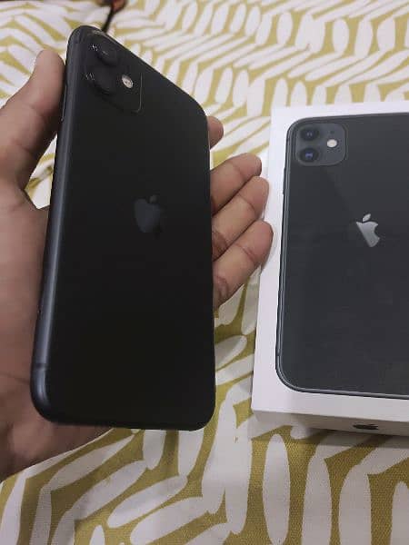 I phone 11 jv with box and 9 month apple warranty 10/10 3