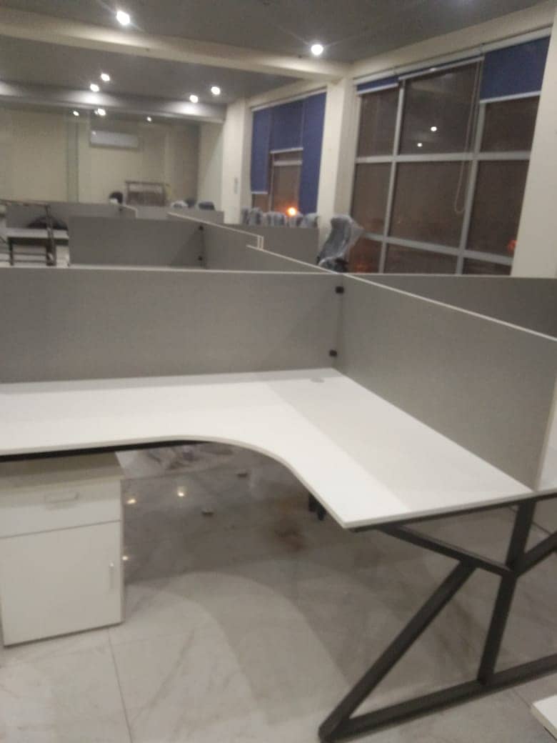 Workstations /Conference,Executive table /Boss,revolving chair /Office 9