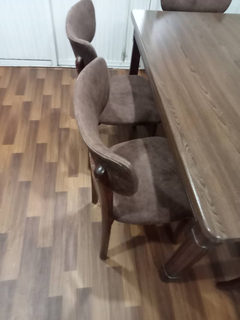 Dining table for sale 50000 3