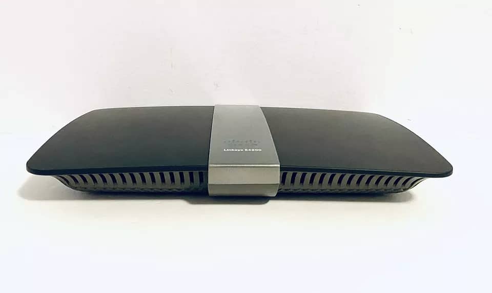 Linksys E4200 |Dual-Band wireless Router | AC750 Gigabit Router (USED) 2