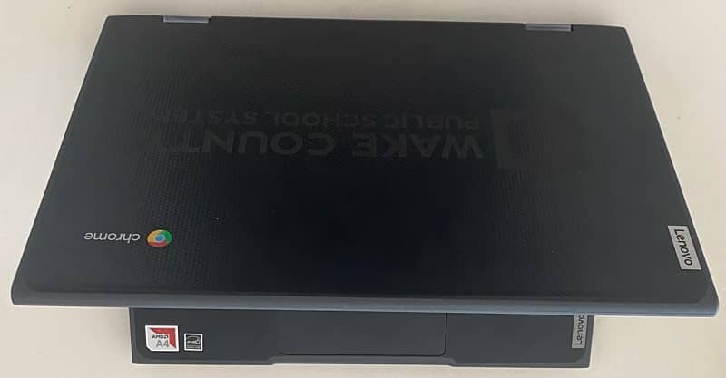 Lenovo 300e Touchscreen Chromebook  AMD A4  4GB RAM / 32GB SDD 3