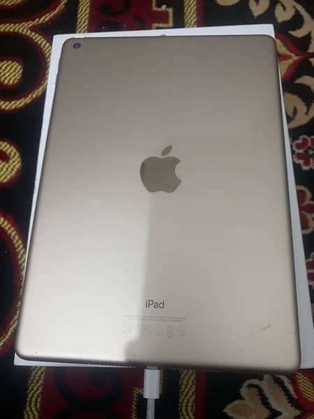 ipad 5  Excellent Conditions 1