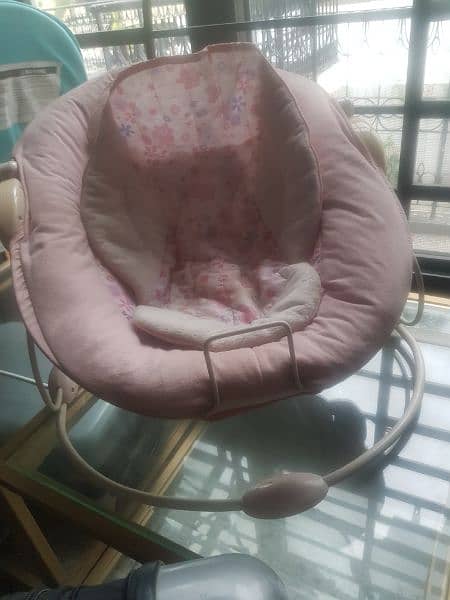 baby bouncer in perfect condition 4