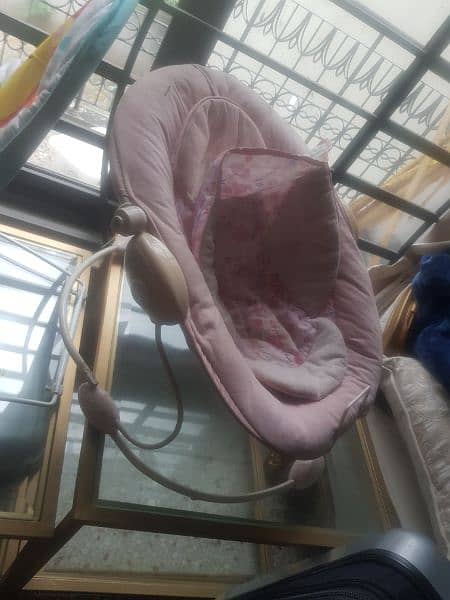 baby bouncer in perfect condition 5