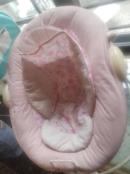 baby bouncer in perfect condition 6