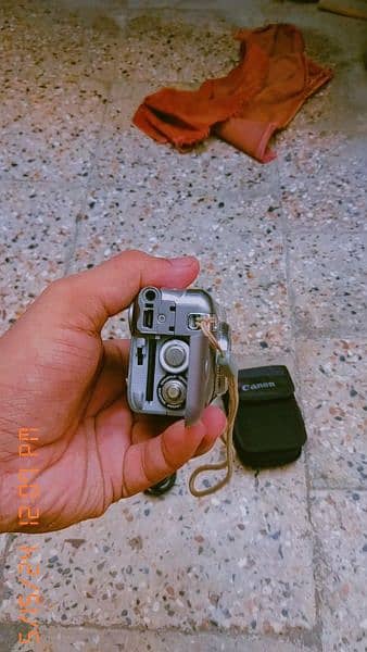Canon Power Shot A410 (3.2) Digital Camera 2