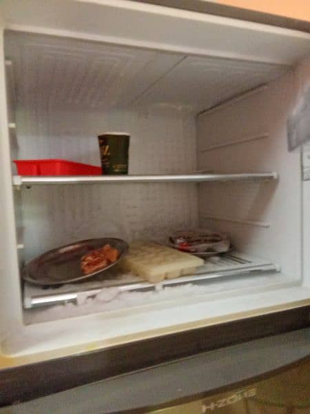 refrigerator good condition 3
