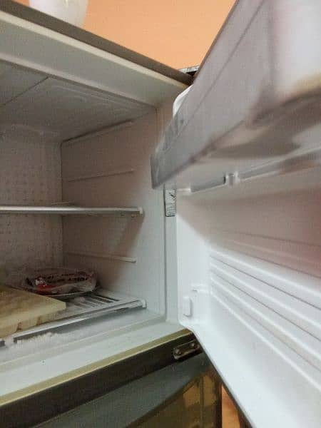 refrigerator good condition 4