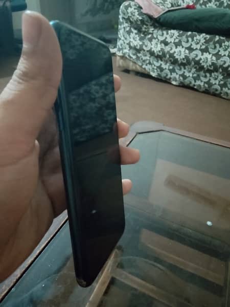 iphone 11 pro max green 83% battery 64 GB 1