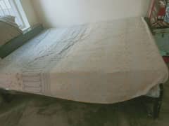 Bed with mattress for sale 0